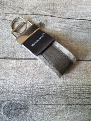 Schlüsselanhänger de luxe grau grün Wollfilz Leder - MONDSPINNE