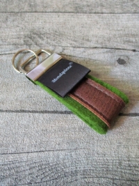 Schlüsselanhänger de luxe grün braun Wollfilz Leder - MONDSPINNE