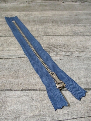 Reißverschluss graublau altsilber 18 cm lang 2,7 cm breit YKK - MONDSPINNE