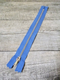 Reißverschluss himmelblau altsilber 20 cm lang 2,7 cm breit YKK - MONDSPINNE