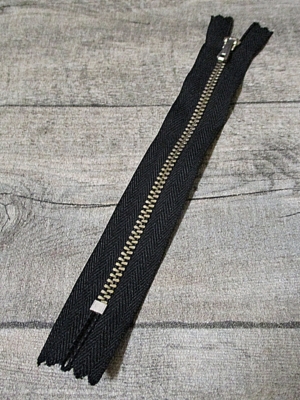 Reißverschluss schwarz altsilber 16 cm lang 2,7 cm breit YKK - MONDSPINNE