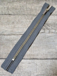 Reißveschluss dunkelgrau altsilber 14 cm lang 2,7 cm breit OPTI - MONDSPINNE