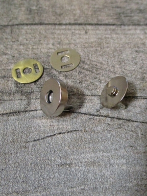 Magnetschließe Magnetverschluss Metall silberfarben 14 mm rund vierteilig - MONDSPINNE
