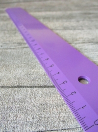 Lineal 30 cm lila violett Kunststoff Wenco - MONDSPINNE