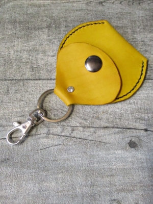 Schlüsselanhänger mit Börse Metall Rindsleder silber grau gelb - MONDSPINNE