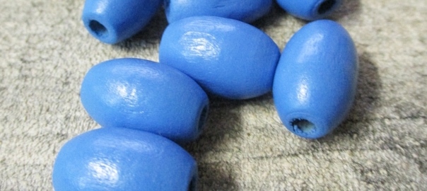 Holzperlen oval blau 17x12mm Loch_4mm - MONDSPINNE