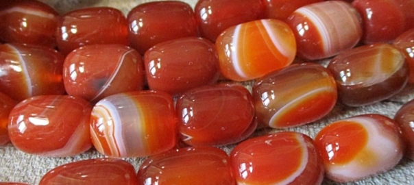 Achatperlen rot orange weiß koralle oval eiförmig 14x10 mm - MONDSPINNE